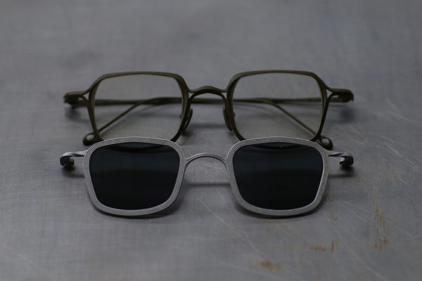 Rigards X TVA joint RG2004TVA titanium aluminum magnesium alloy double-layer sunglasses series RG-RG2004TVA-GYYKSHP ancient jade + silver frame transparent + dark gray lens